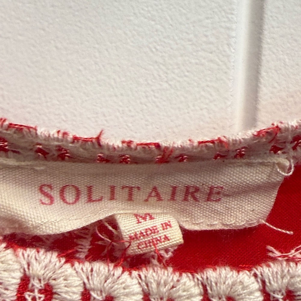 Solitaire Anthropologie Medium Red Embroidered Boho Blouse Scalloped Coquette - Picture 9 of 9